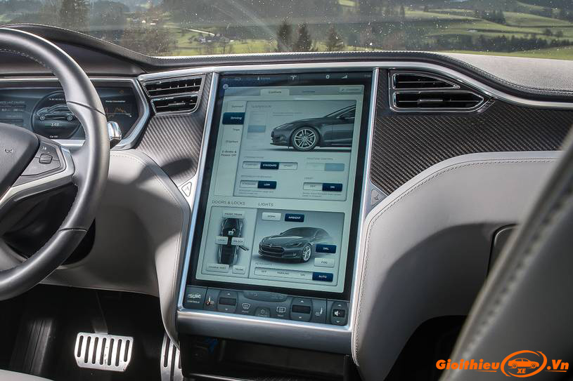 dvd-xe-Tesla-Model-S-2020-gioithieuxe-vn