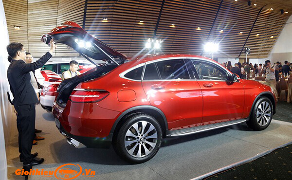 cop-xe-mercedes-glc-300-coupe-2019-gioithieuxe-vn