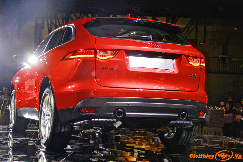 duoi-xe-jaguar-f-pace-2020-gioithieuxe-vn