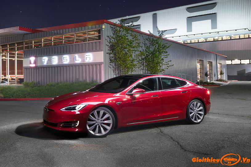 van-hanh-xe-Tesla-Model-S-2020-gioithieuxe-vn