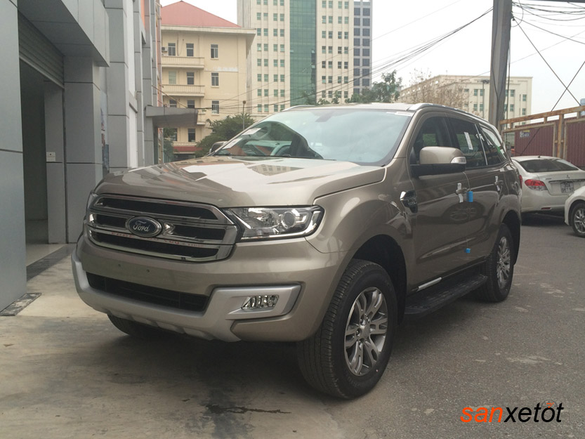 xe-ford-everest-bang-gia