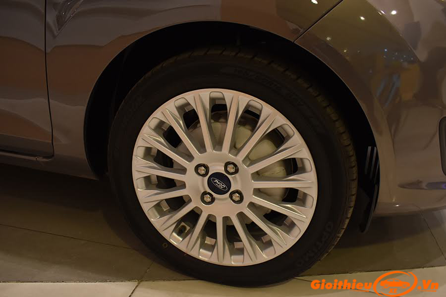 mam-xe-ford-fiesta-15L-at-titanium-sedan-2019-gioithieuxe-vn