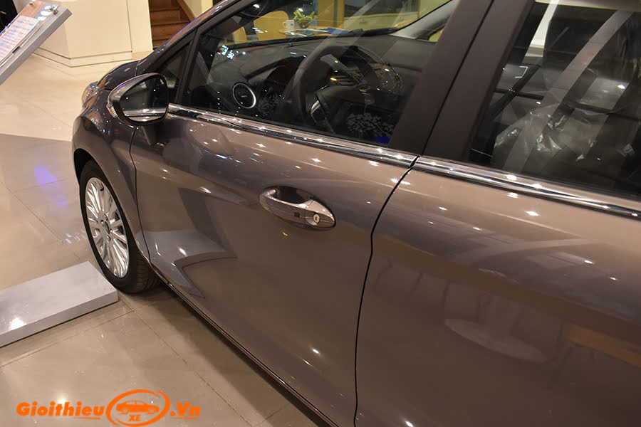 than-xe-ford-fiesta-15L-at-titanium-sedan-2019-gioithieuxe-vn