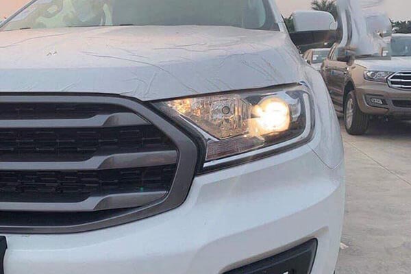 den-xe-ford-everest-ambiente-so-san-2019