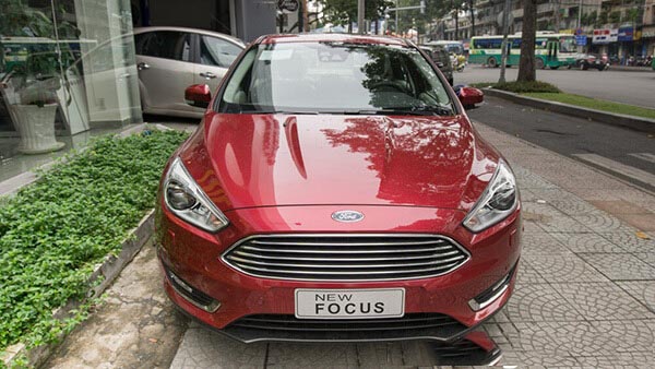 dau-xe-ford-focus-2019-titanium