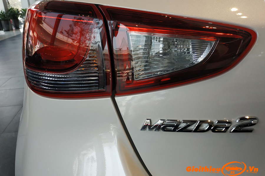 den-hau-xe-mazda-2-hatchback-premium-2019-gioithieuxe-vn