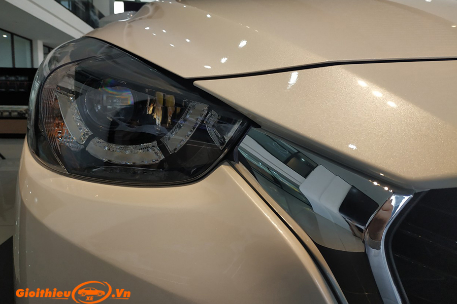den-xe-mazda-2-hatchback-premium-2019-gioithieuxe-vn