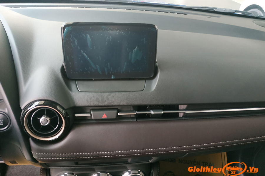 dvd-xe-mazda-2-hatchback-premium-2019-gioithieuxe-vn