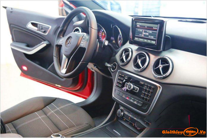 tien-nghi-xe-Mercedes-CLA-200-2020-gioithieuxe-vn-01