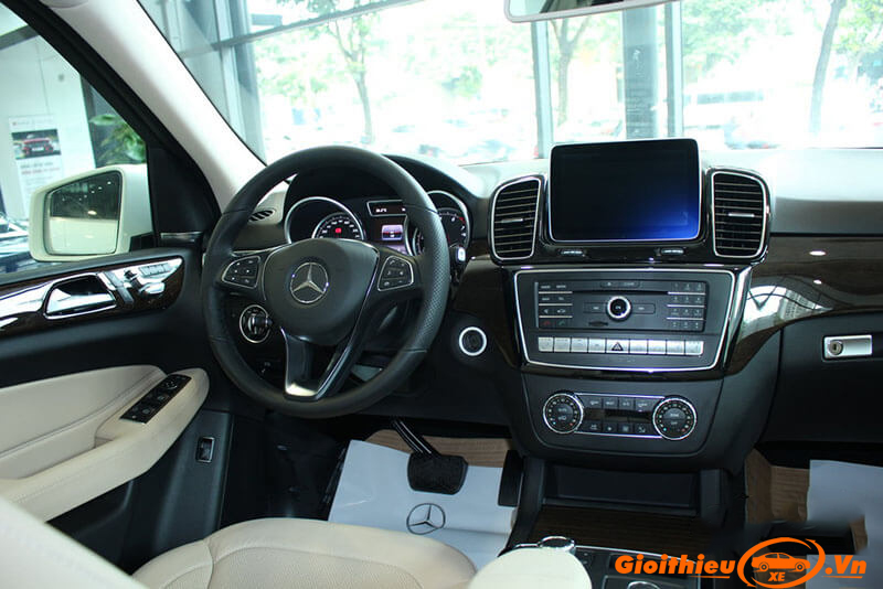 Khoang-noi-that-Mercedes-GLE-450-4Matic-Exclusive-2019-gioithieuxe-vn
