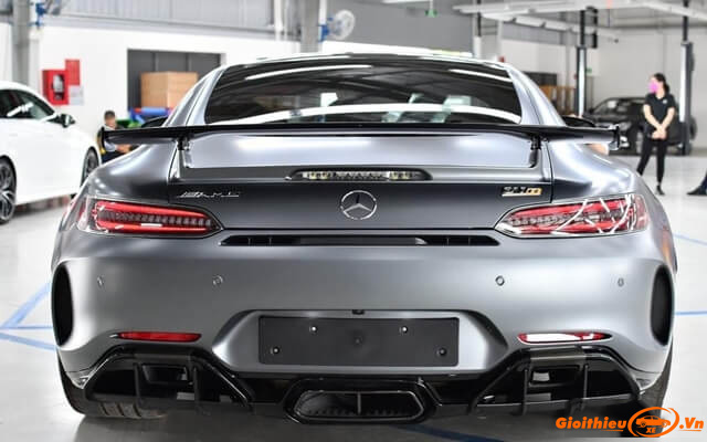 duoi-xe-mercedes-amg-gt-r-coupe-gioithieuxe-vn