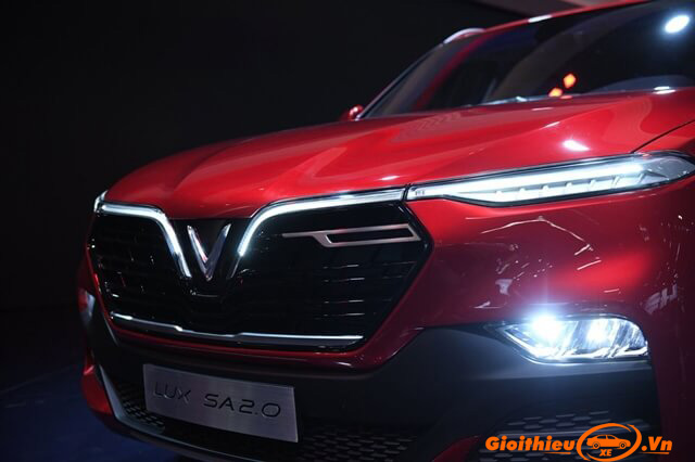 den-truoc-xe-vinfast-lux-sa2_0-suv-2019-gioithieuxe-vn