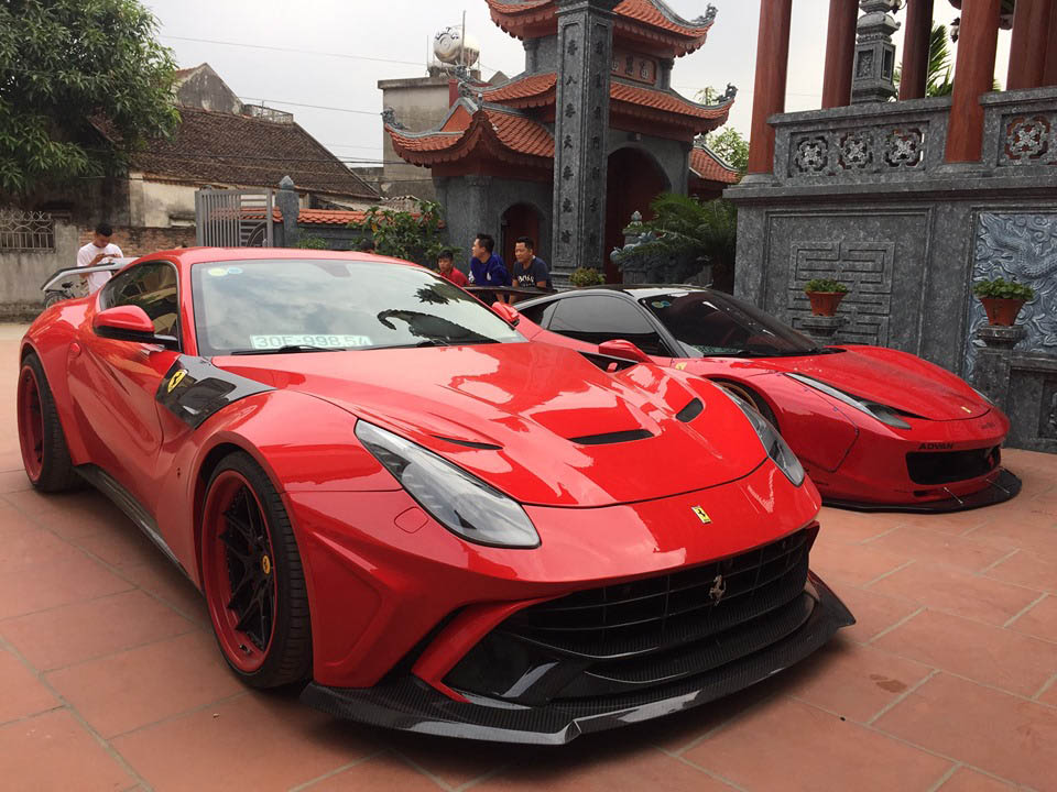 Bộ đôi Ferrari 458 Italia và F12berinetta độ độc nhất Việt Nam được đại gia Hoàng Kim Khánh diện về quê Hải Dương